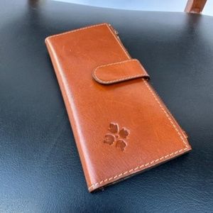 Patricia Nash Tan Nazari Heritage Wallet